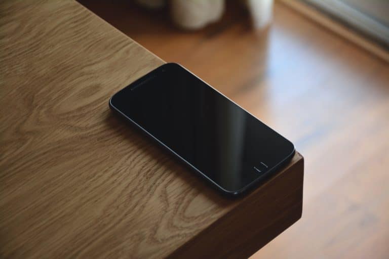 Read more about the article <strong>How to Fix Black Screen on Android Phone & iPhone: 7 Proven Methods</strong>